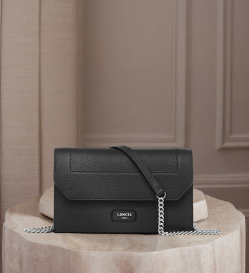 CLUTCH & CHAIN WALLET